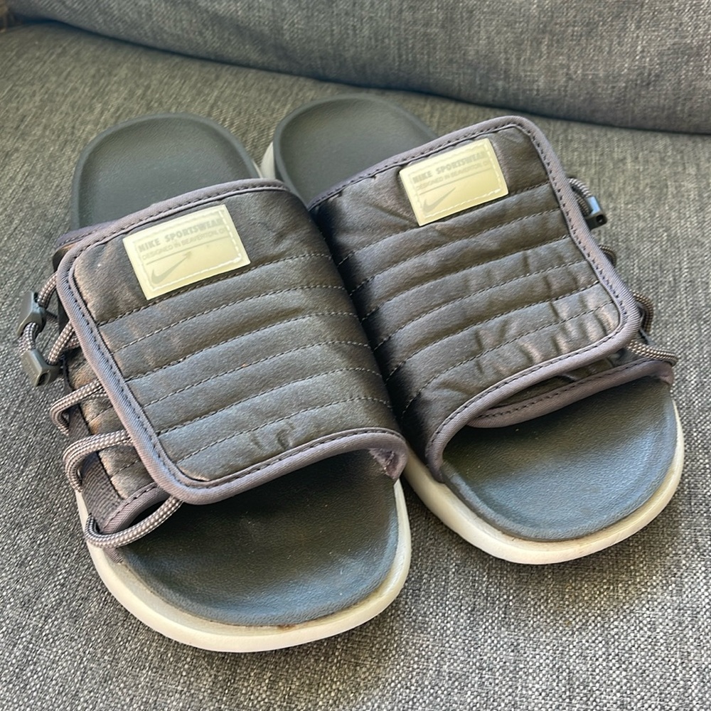 Nike Slides with Faux Fur. M7/W8